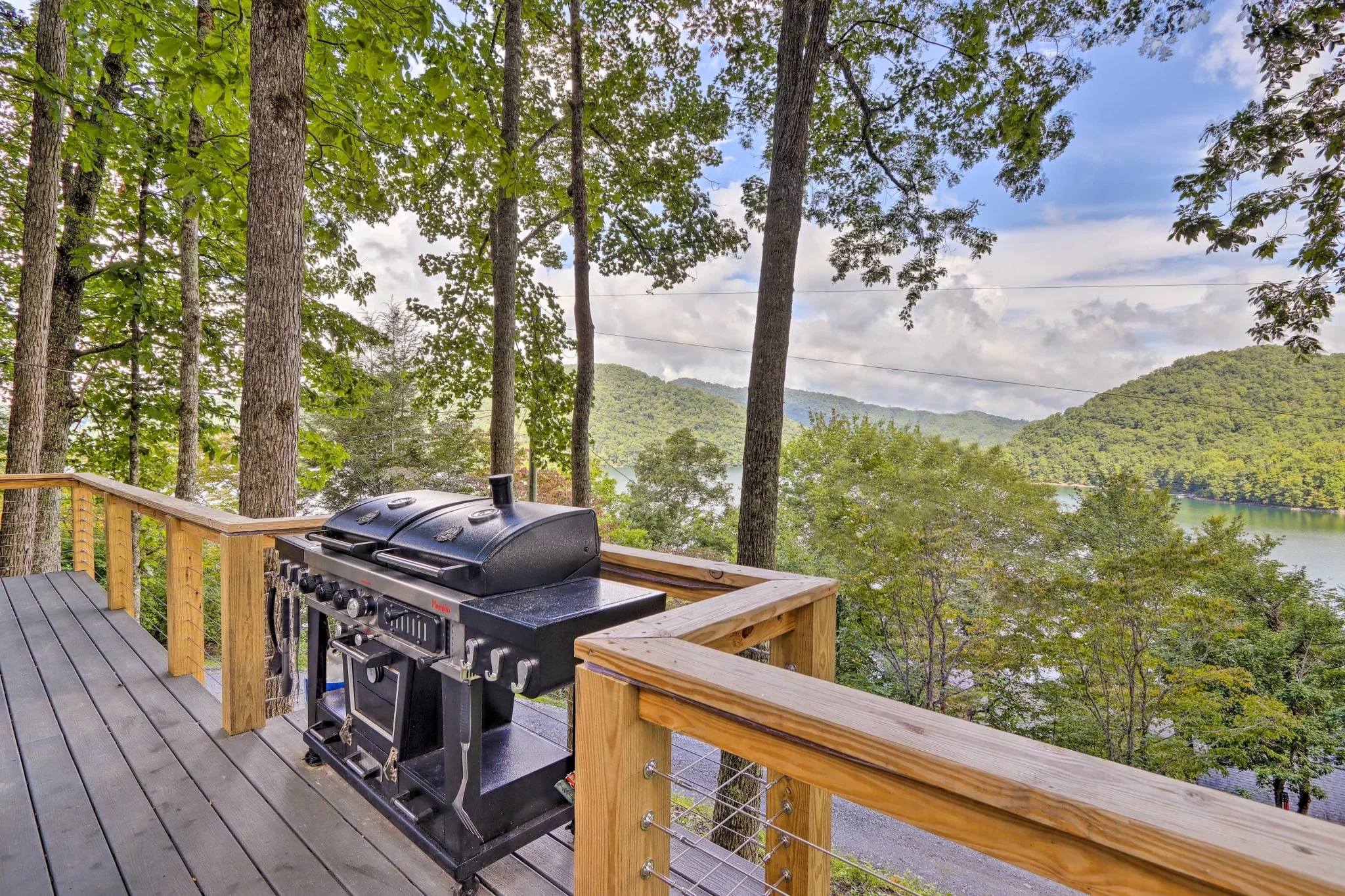 Chestnut Lodge Grill - stayNantahala