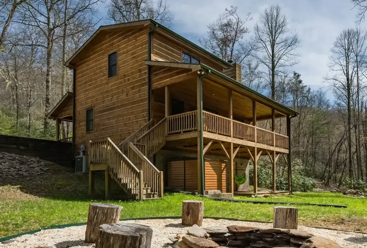 Lake Nantahala - Rushing Creek Mountainside Cabin