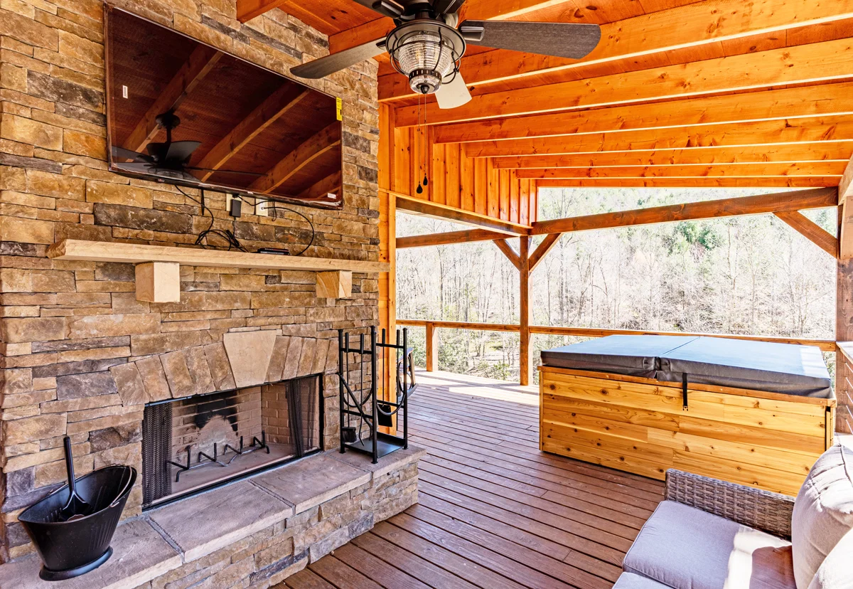 Preserve-Mountain-Getaway-Cabin-Hot-Tub